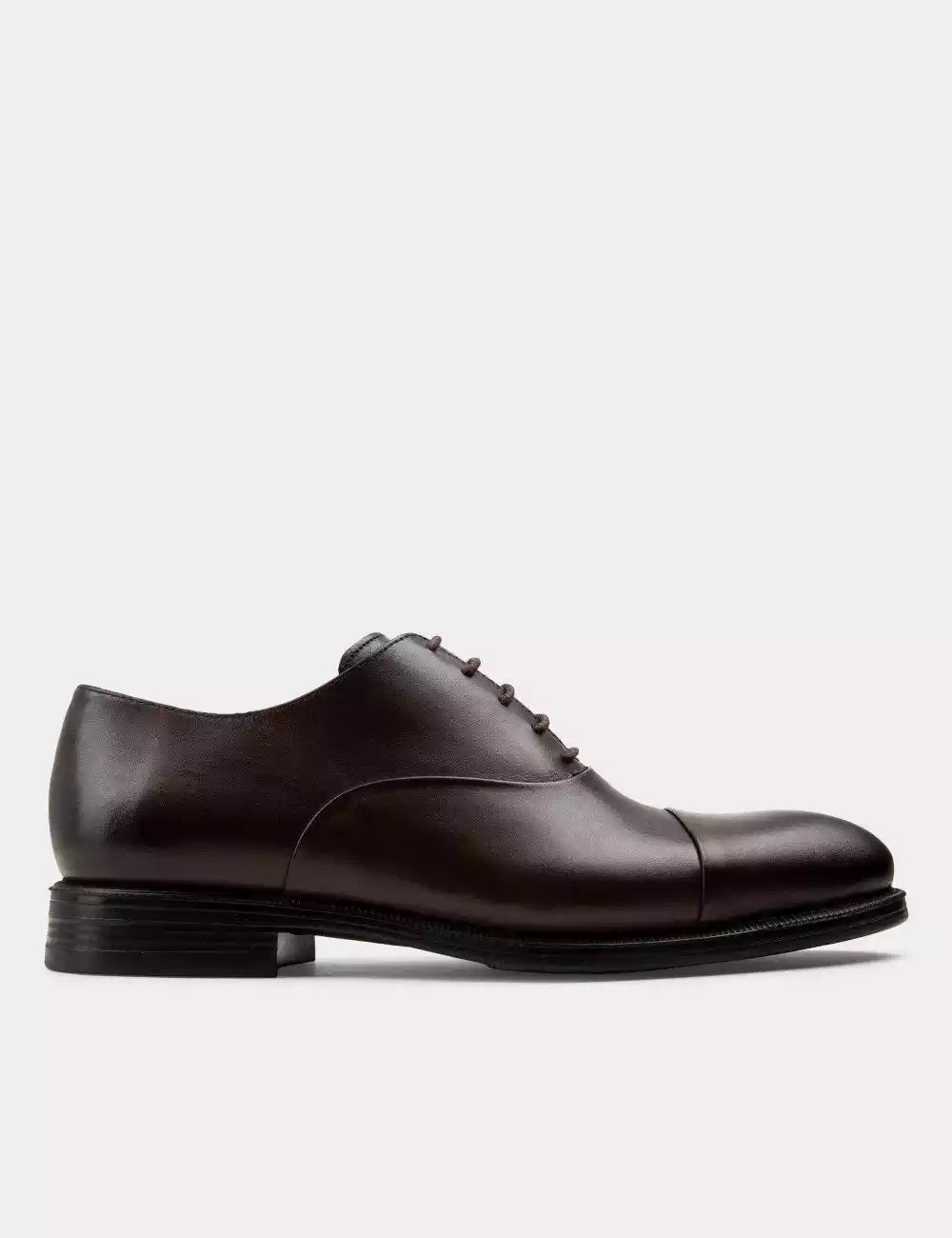 Galvare Oxford Classique – Chaussures en Cuir Véritable (Noir, Marron, Bleu Marine, Camel)