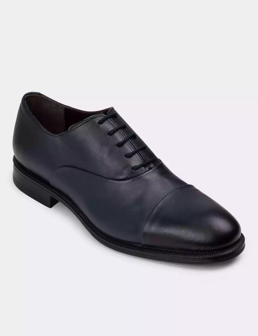 Galvare Oxford Classique – Chaussures en Cuir Véritable (Noir, Marron, Bleu Marine, Camel)