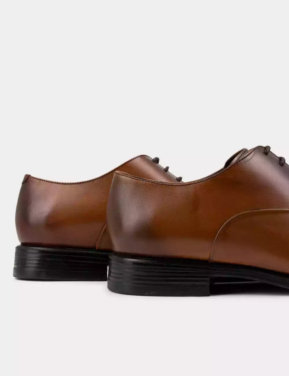 Galvare Oxford Classique – Chaussures en Cuir Véritable (Noir, Marron, Bleu Marine, Camel)