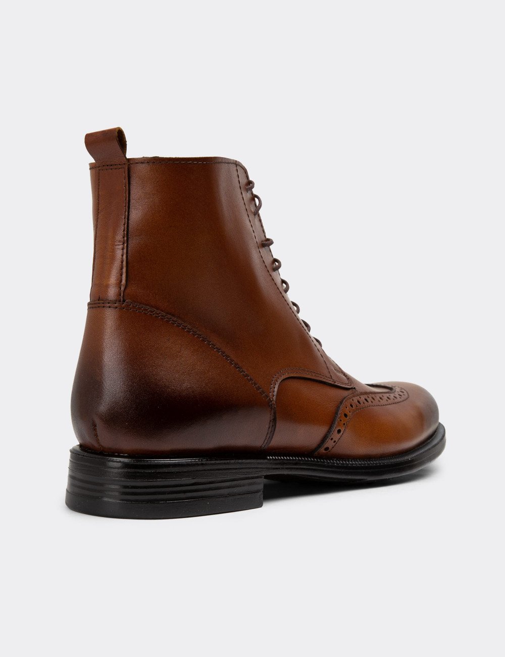 Bottes Galvare en Cuir Naturel avec Fermeture Éclair – Hiver Élégant