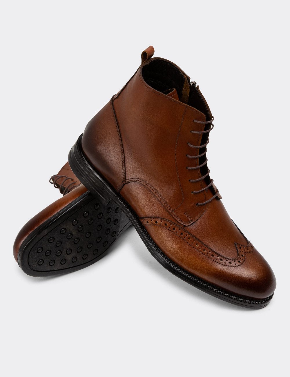 Bottes Galvare en Cuir Naturel avec Fermeture Éclair – Hiver Élégant