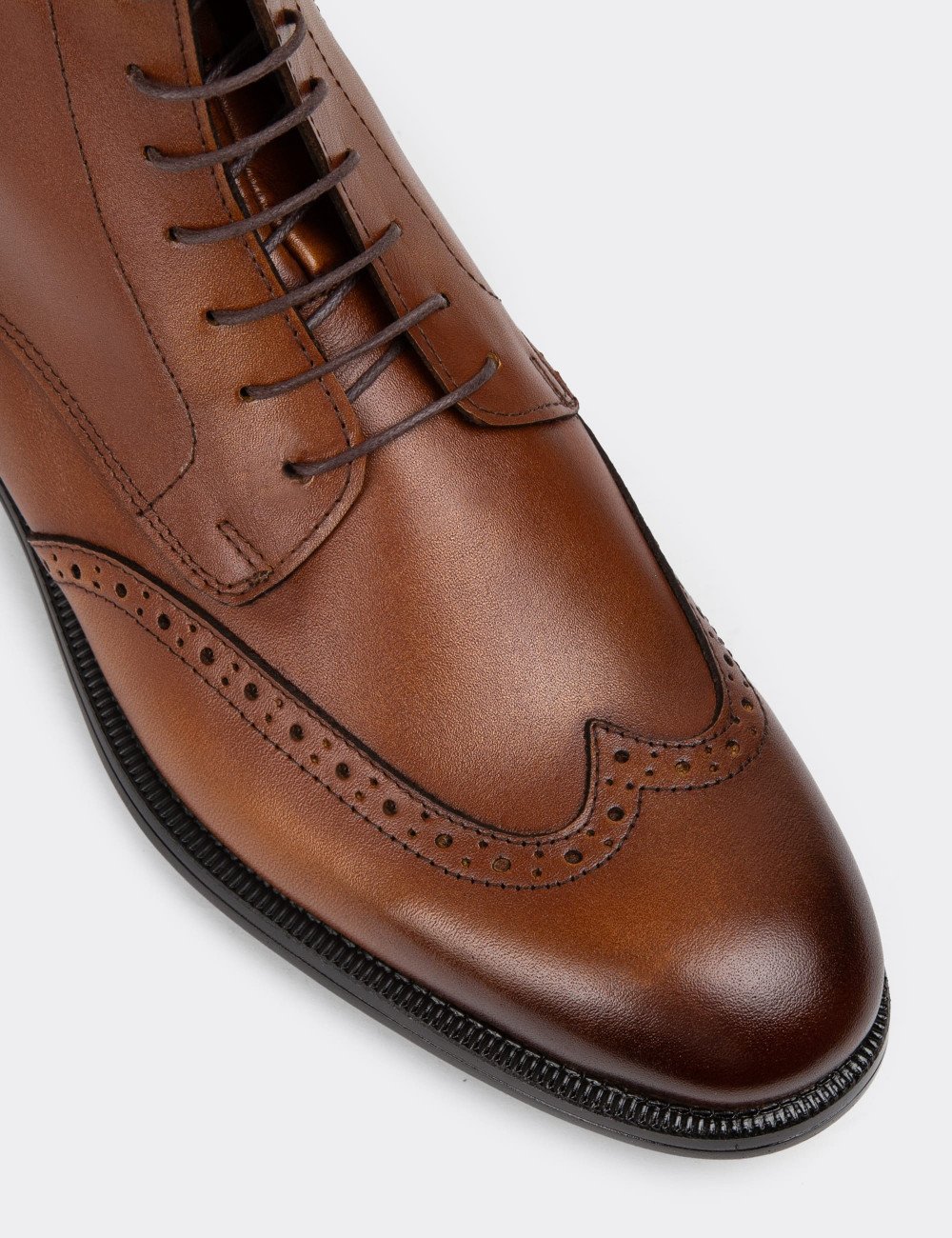 Bottes Galvare en Cuir Naturel avec Fermeture Éclair – Hiver Élégant