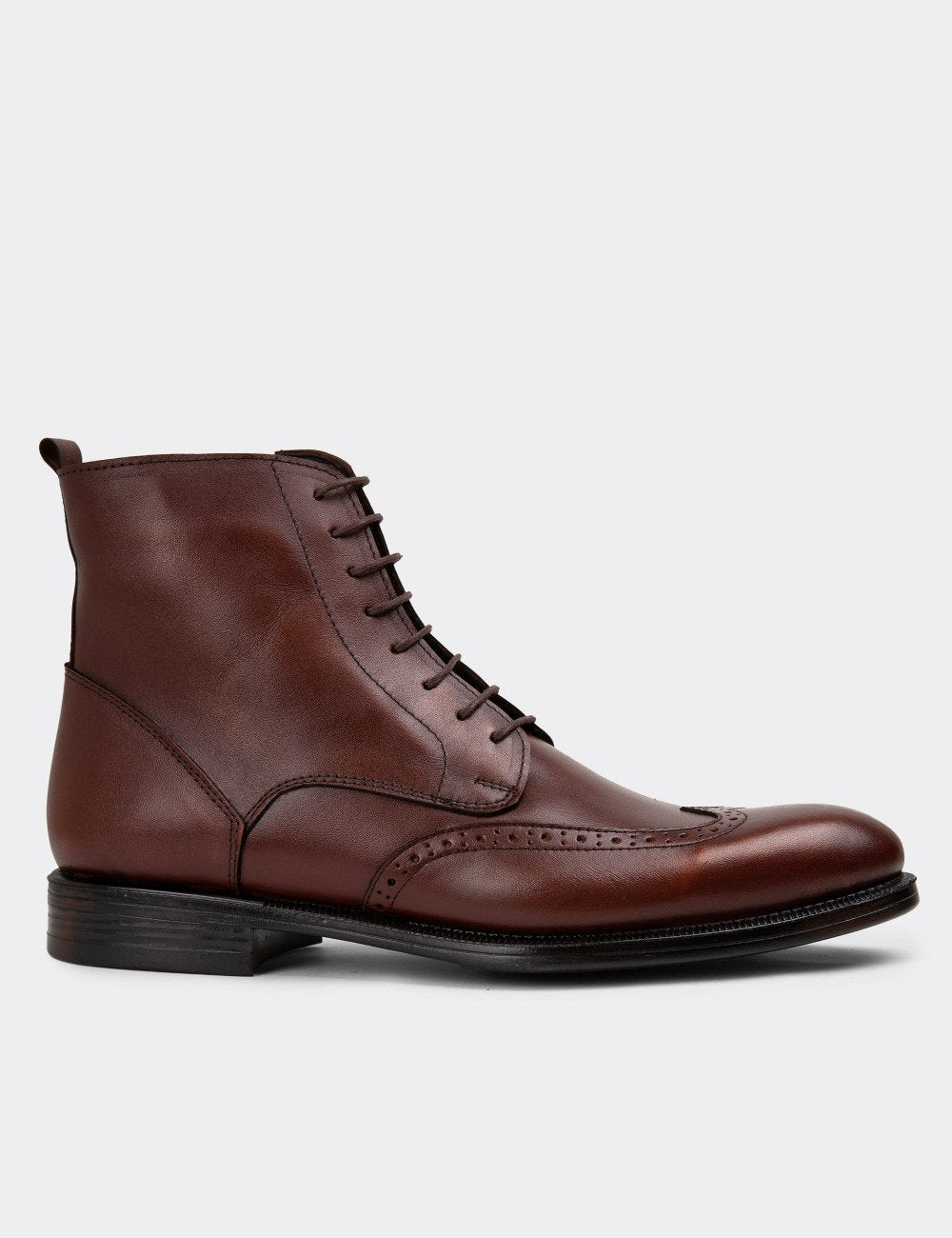 Bottes Galvare en Cuir Naturel avec Fermeture Éclair – Hiver Élégant