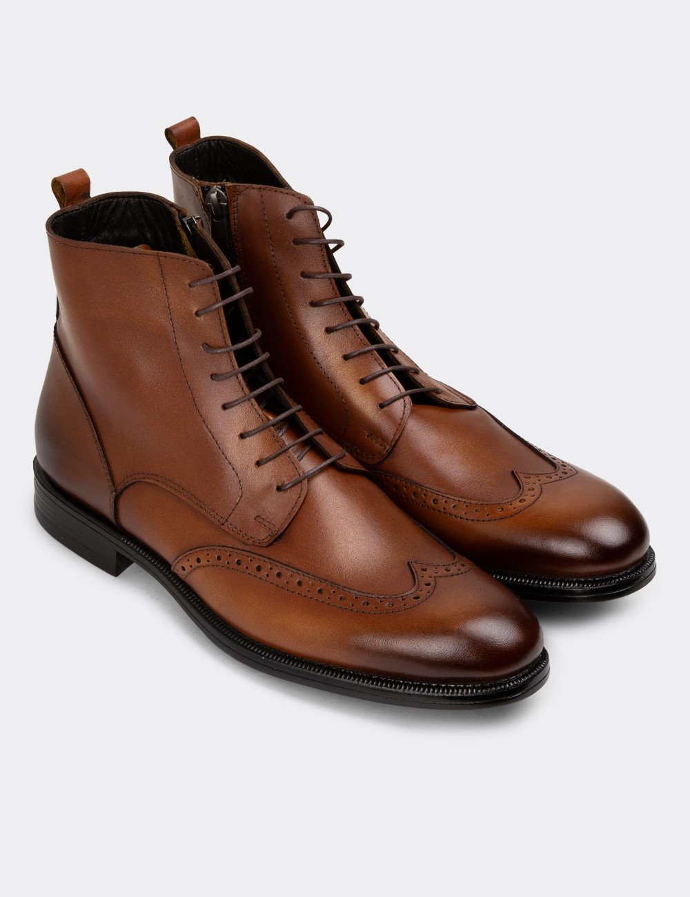 Bottes Galvare en Cuir Naturel avec Fermeture Éclair – Hiver Élégant