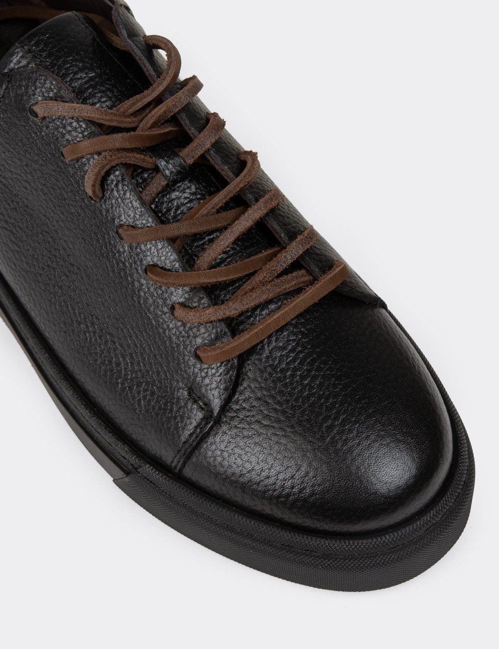 Galvare – Baskets Homme en Cuir Véritable (Noir ou Blanc)
