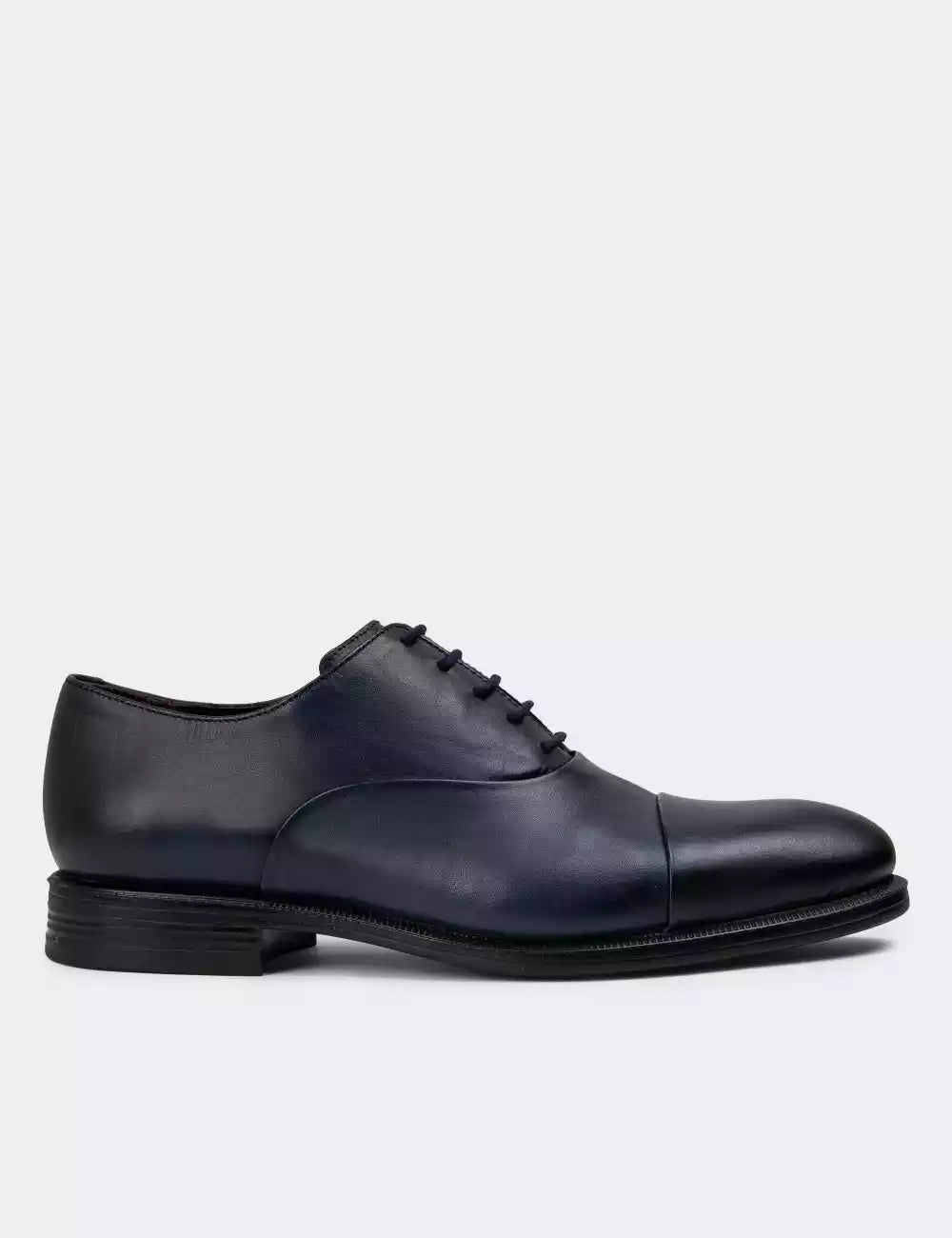 Galvare Oxford Classique – Chaussures en Cuir Véritable (Noir, Marron, Bleu Marine, Camel)